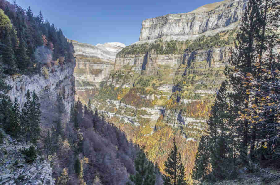 Huesca - parque nacional de Ordesa y Monte Perdido - valle de Ordesa 94 - faja de Pelay.jpg